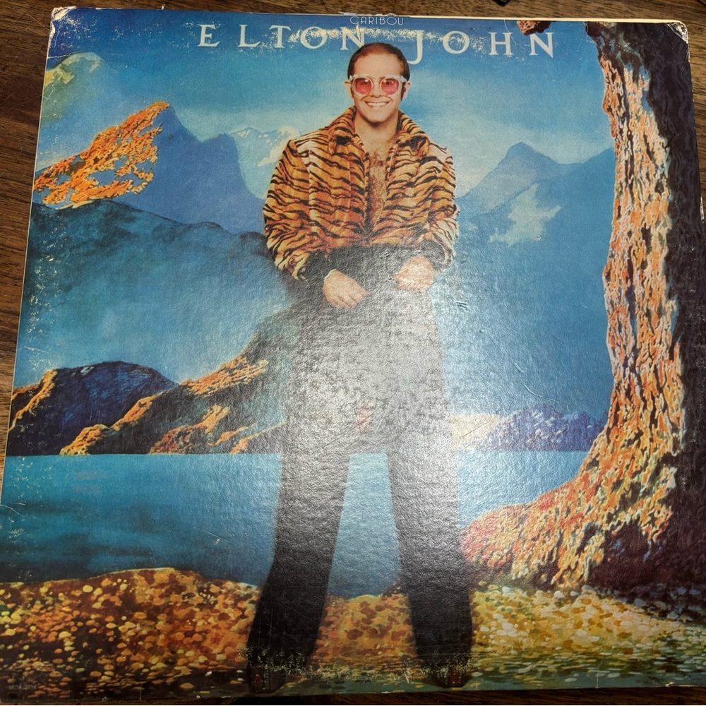 Elton John: Elton John Caribou Album Vinyl Cover Lil Tat 1973 Eight Songs 33 RPM